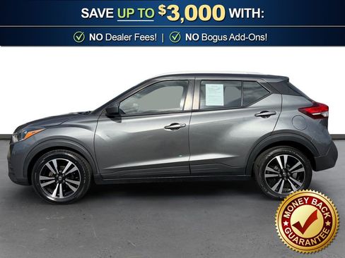 Used 2019 Nissan Kicks SV FWD image 2