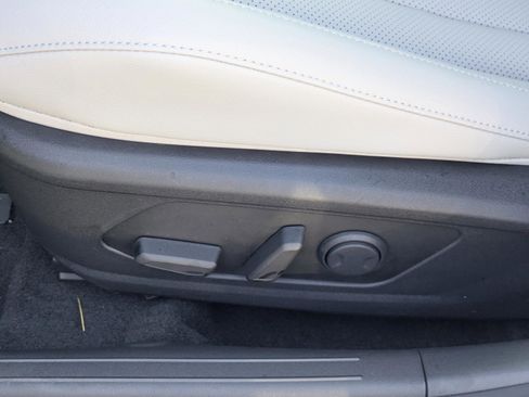 New 2026 Hyundai Elantra Limited image 23