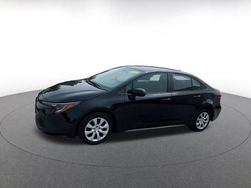 Used 2025 Toyota Corolla LE FWD image 6