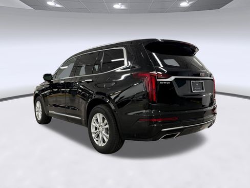 Certified 2025 Cadillac XT6 Luxury FWD image 3