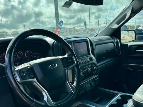 Used 2019 Chevrolet Silverado 1500 LT Trail Boss image 3