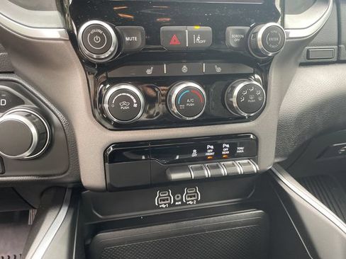 Used 2025 RAM 1500 Big Horn AWD/4WD image 33