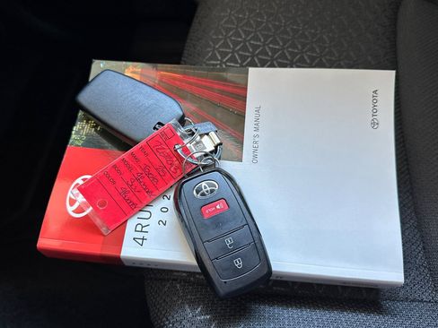 Used 2025 Toyota 4Runner SR5 image 11