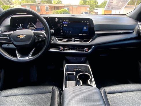 Used 2025 Chevrolet Equinox LT w/ Convenience Package II FWD image 15