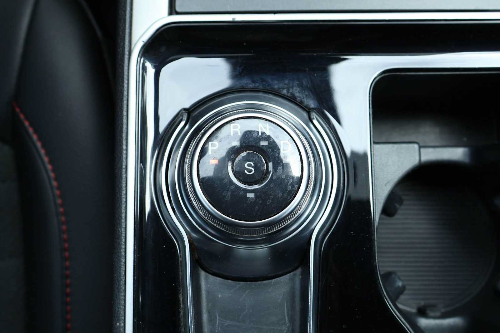 Used 2020 Ford Edge ST-Line FWD image 17