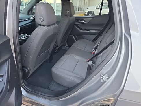 Used 2026 Chevrolet Equinox LT FWD image 8
