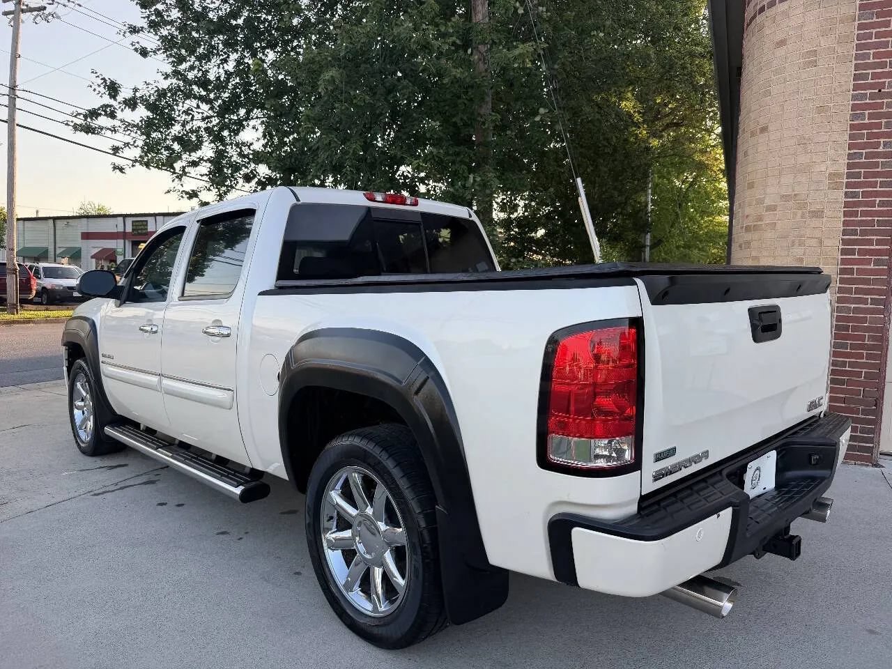 Used 2011 GMC Sierra 1500 Denali AWD/4WD image 12