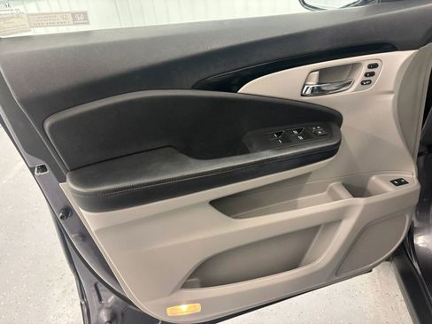 Used 2021 Honda Pilot Touring image 42