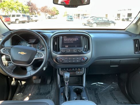 Used 2022 Chevrolet Colorado Z71 AWD/4WD image 14