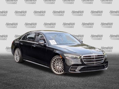 Used 2023 Mercedes-Benz S 500 4MATIC w/ AMG Line image 2