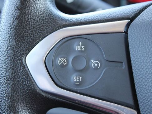 Used 2020 Chevrolet Traverse LS image 30