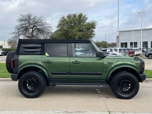 Used 2022 Ford Bronco Outer Banks image 3