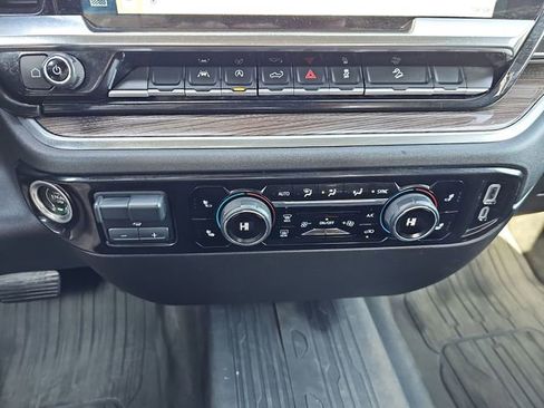 Used 2024 Chevrolet Silverado 1500 LT w/ Z71 Off-Road Package image 18