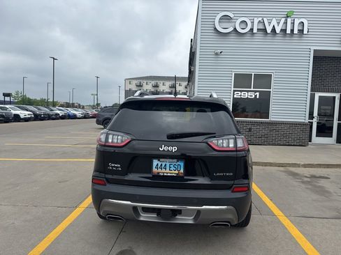 Used 2019 Jeep Cherokee Limited w/ Trailer Tow Group AWD/4WD image 5