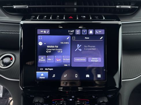 New 2025 Jeep Grand Cherokee Altitude image 14