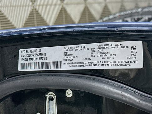 New 2025 RAM 3500 Limited w/ Towing Technology Group image 19