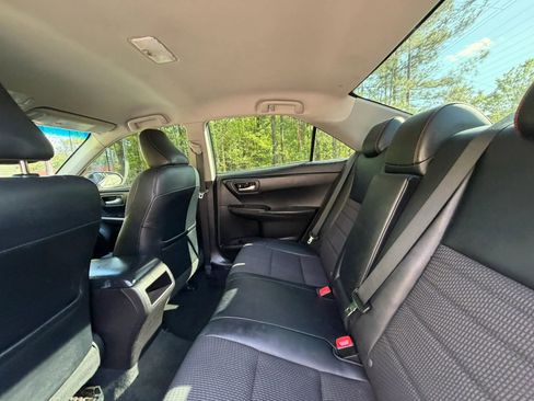Used 2017 Toyota Camry SE image 16