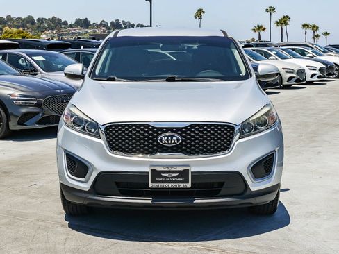 Used 2018 Kia Sorento L FWD image 2