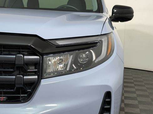 Used 2024 Honda Ridgeline Sport image 10
