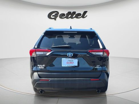 Used 2021 Toyota RAV4 LE AWD/4WD image 5