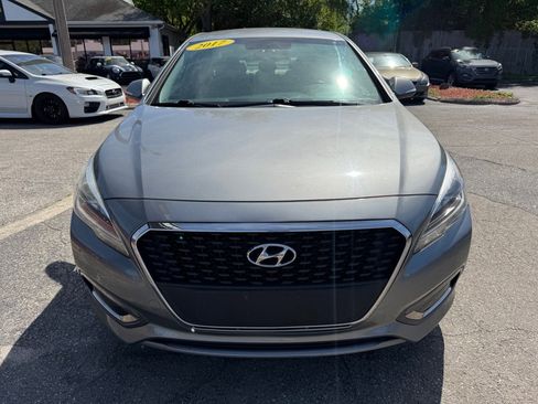 Used 2017 Hyundai Sonata SE image 2