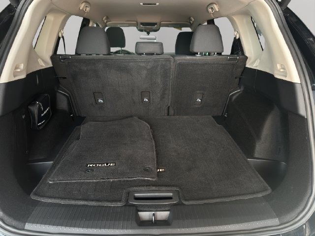 Used 2026 Nissan Rogue SV AWD/4WD image 19
