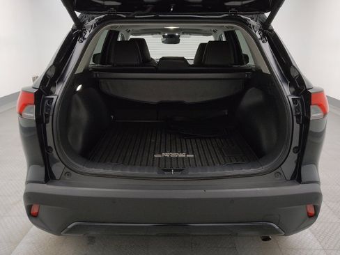 Used 2024 Toyota Corolla Cross XLE w/ Convenience Package image 29