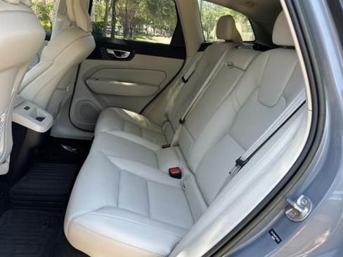 Used 2023 Volvo XC60 B5 Plus w/ Climate Package AWD/4WD image 5