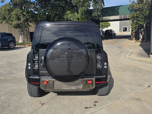 Used 2025 Land Rover Defender 110 X AWD/4WD image 3