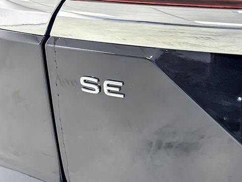 Used 2025 Volkswagen Atlas SE w/ Panoramic Sunroof Package image 26