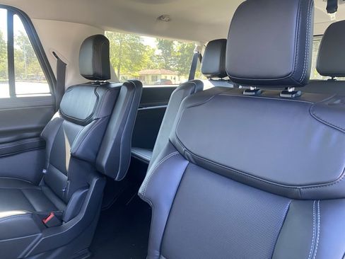 New 2025 Ford Expedition Max Platinum w/ Driver's Package image 29