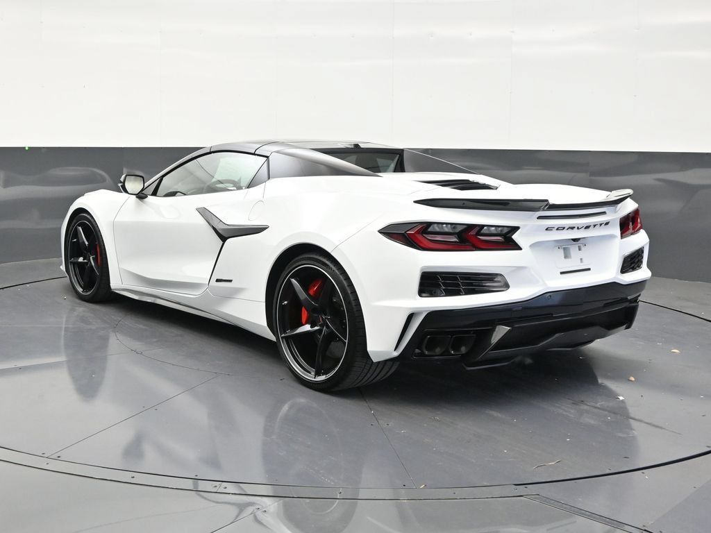 Used 2025 Chevrolet Corvette E-Ray AWD/4WD image 3
