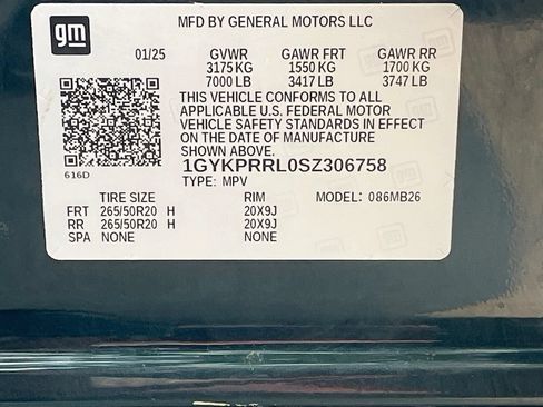 Used 2025 Cadillac Lyriq Luxury w/ LPO, Floor Liner Package AWD/4WD image 34