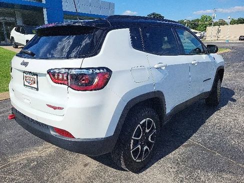 Used 2025 Jeep Compass Trailhawk AWD/4WD image 17