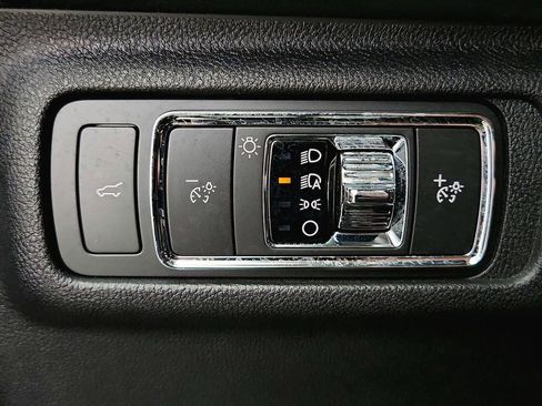 Used 2022 Lincoln Corsair AWD w/ Premium Package image 23