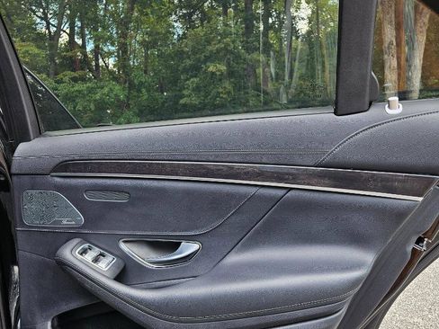 Used 2019 Mercedes-Benz S 450 Sedan image 35