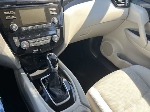 Used 2018 Nissan Rogue Sport SV FWD image 21