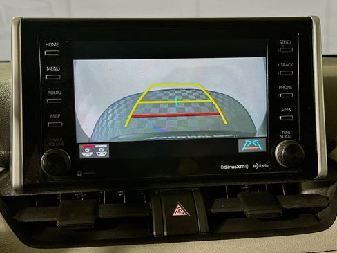 Used 2021 Toyota RAV4 XLE w/ Convenience Package FWD image 25