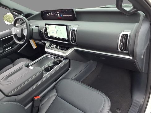 New 2026 Ford Expedition Max Platinum w/ Stealth Appearance Package AWD/4WD image 11