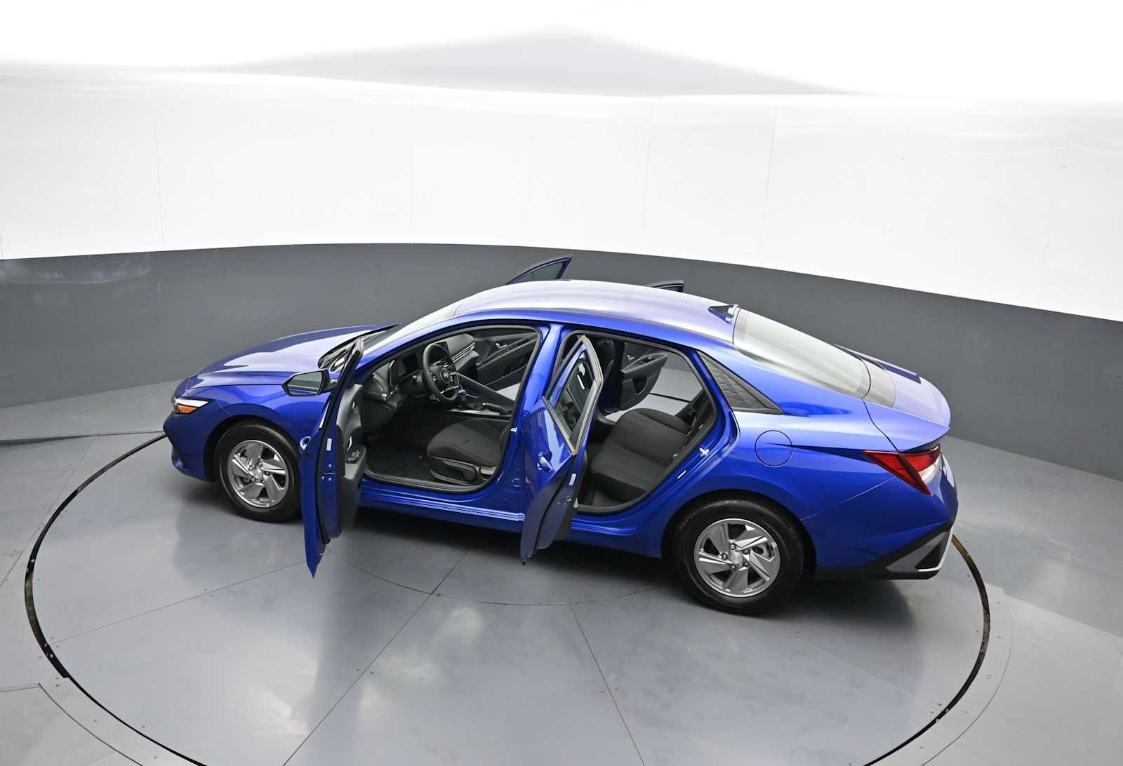 Certified 2025 Hyundai Elantra SE w/ Cargo Package FWD image 42