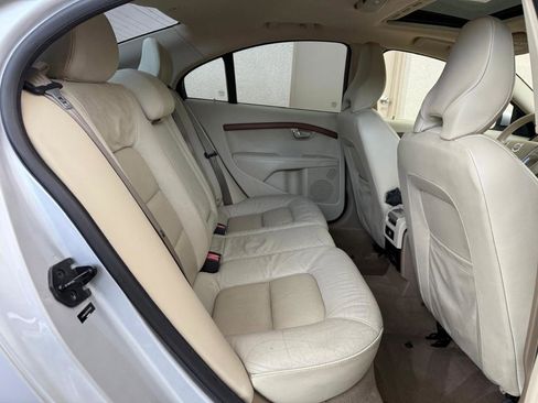 Used 2010 Volvo S80 3.2 image 25