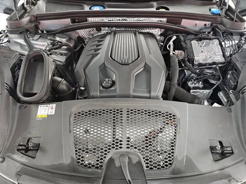 Used 2023 Porsche Macan w/ Premium Package Plus image 19