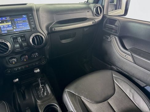 Used 2018 Jeep Wrangler Sport AWD/4WD image 23