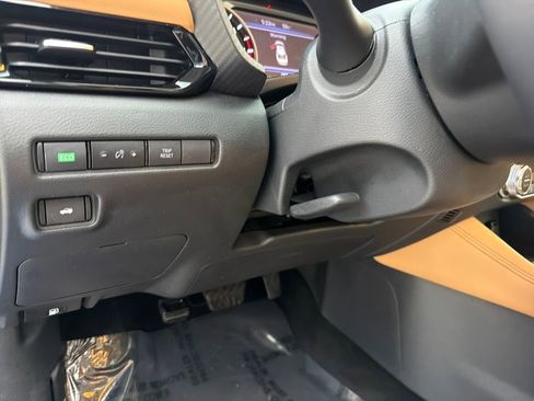 Used 2023 Nissan Sentra SV w/ SV Premium Package image 21