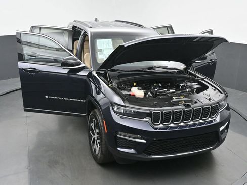 Used 2024 Jeep Grand Cherokee Limited AWD/4WD image 60