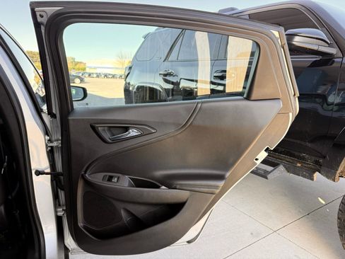 Used 2017 Chevrolet Malibu LT w/ Leather Package image 20