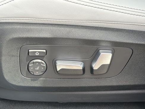 New 2026 BMW X5 xDrive40i w/ M Sport Package AWD/4WD image 19