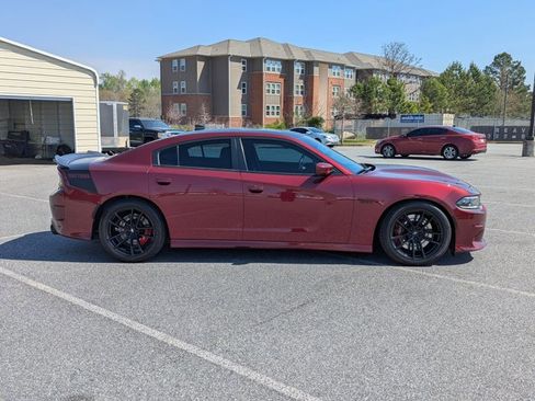 Used 2018 Dodge Charger R/T image 4