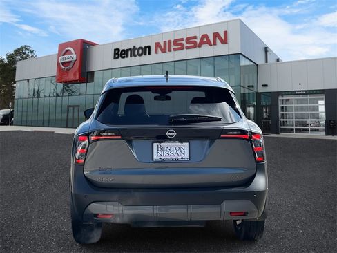 Certified 2025 Nissan Kicks SV image 6