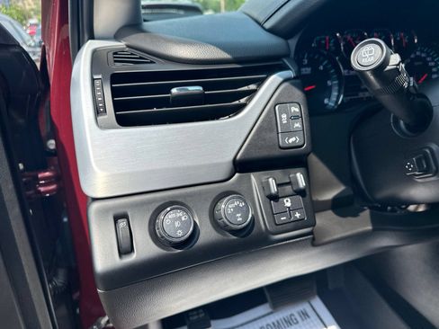 Used 2018 GMC Yukon SLT w/ HD Trailering Package AWD/4WD image 14
